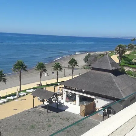 105 - Two-bedroom Beach Daire Estepona
